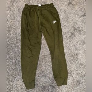 GREEN NIKE SWEATPANTS